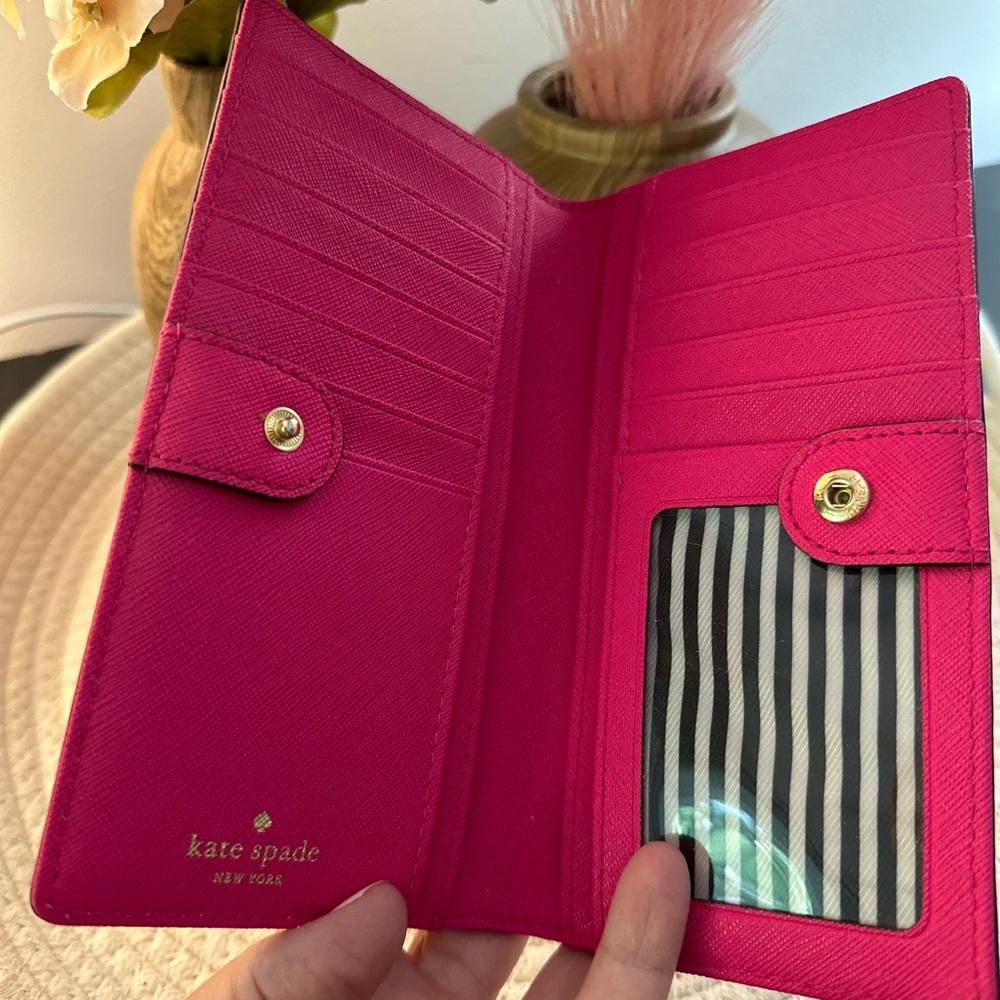 --SOLD--   Kate Spade New York Cameron Street Staci Wallet Hot Pink EUC - Picture 7 of 10